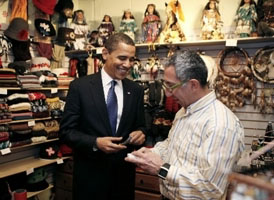 Obama a fait un arrÃªt surprise au marchÃ© By d'Ottawa oÃ¹ il a achetÃ© un porte-clÃ©.. (cyberpresse.ca).