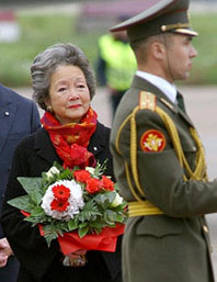 Adrienne Clarkson, Governor General of Canada, 1999-2005, referred to herself in office as a “head of state” in 2004.  Here she is arriving on a controversial $1 million trip to Russia in September 2003.