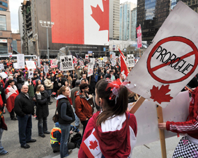 Rally on Art Gallery grounds in Downtown Vancouver as part of  national day of protest over decision to prorogue parliament. Jon Murray, PNG.