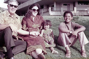 Barack Obama and half-sister Maya Soetoro, with their mother Ann Dunham and grandfather Stanley Dunham, in the future president’s Hawaiian birthplace, early 1970s – just as Saul Alinsky was fading from a turbulent America.