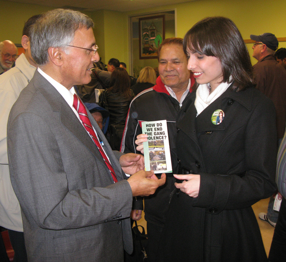 Federal Liberal Party Member of Parliament for Vancouver South, Ujjal Dosanjh (l), at a meeting on gang violence at South Vancouver Neighbourhood House, March 18, 2009.  He is meeting Jodie Emery, wife of Canada’s “Prince of Pot,” Marc Emery.  Photo by Sen.