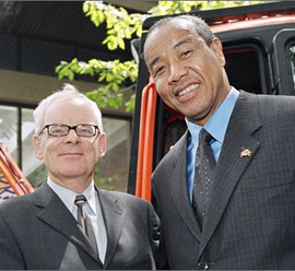 William Thorsell (l), director and CEO of the Royal Ontario Museum, and Michael Lee-Chin (r), who donated the money for the Museum’s latest architectural embellishment, the Michael Lee-Chin Crystal.