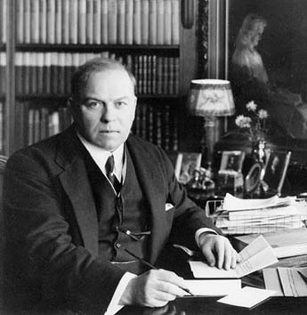 William Lyon Mackenzie King, Prime Minister of Canada 1921—1926, 1926—1930, 1935—1948 – the Canadian as she exists in the mind of Manitou.